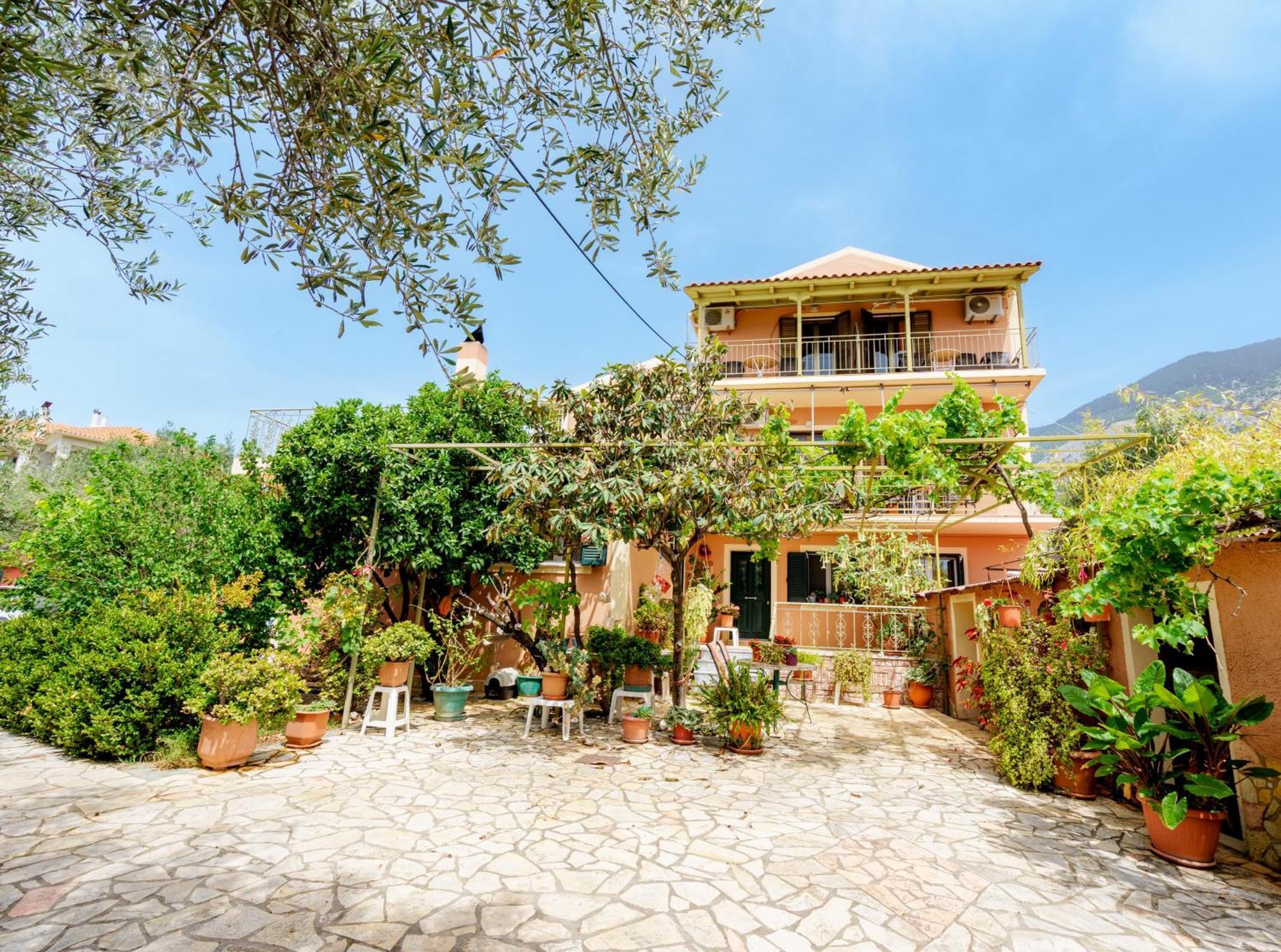 Ramona Apartment Lourdata  Exterior photo